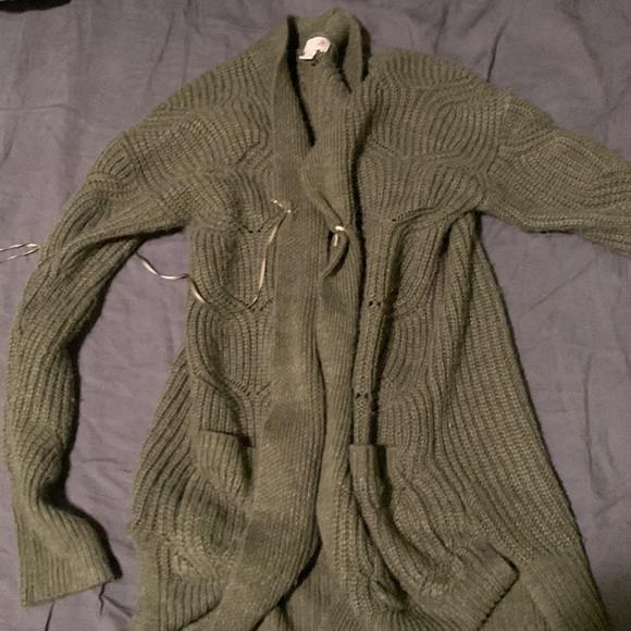 cute little cardigan - Picture 2 of 2